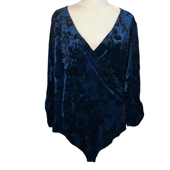 Like New MODCLOTH Blue & Black Crushed Velvet V-Neck Bodysuit in Floral … - Picture 3 of 10